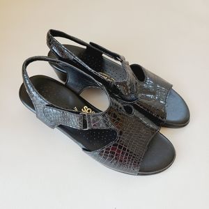 SAS - Suntimer - NWOT - black croc print sandals